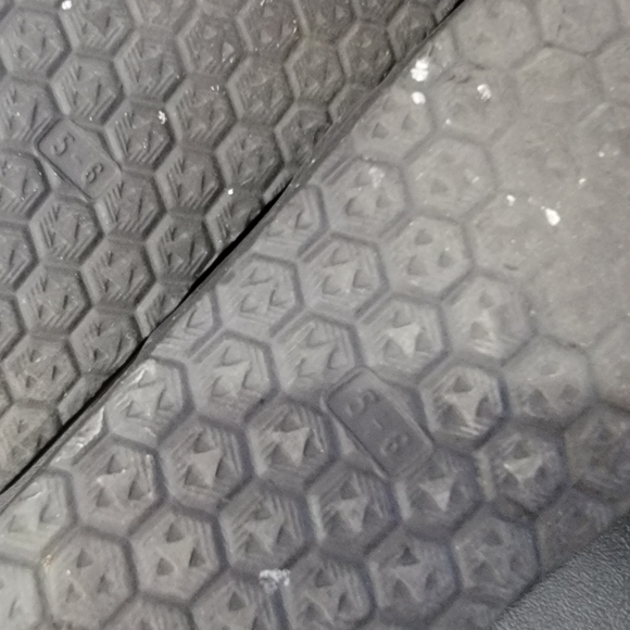 Sandals - Picture 2 of 7